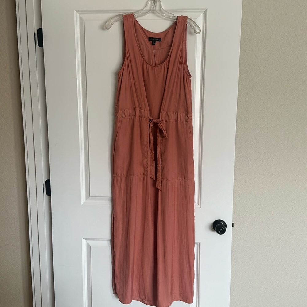 Banana Republic women’s light coral 🪸 dress. Size 8